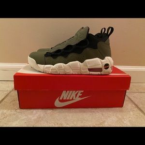 Nike air more money